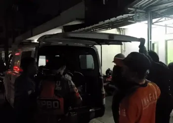 Sampah Pasar Menyerbu Waduk Saguling, Warga Cililin Resah: Air Keruh, Bau Menyengat